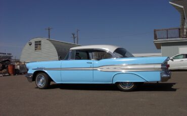 Pontiac-Chieftan-1957-6