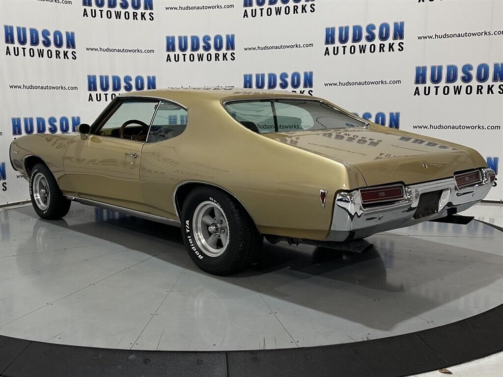 Pontiac-Custom-S-1969-Coupe-2