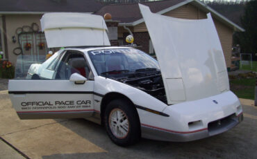 Pontiac-Fiero-1984-Coupe-15