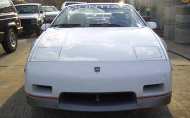 Pontiac-Fiero-1984-Coupe-17