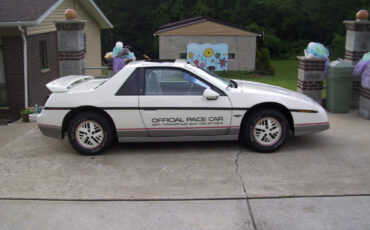 Pontiac-Fiero-1984-Coupe-19