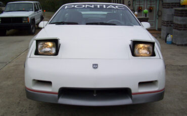 Pontiac-Fiero-1984-Coupe-5