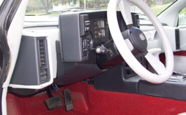 Pontiac-Fiero-1984-Coupe-9