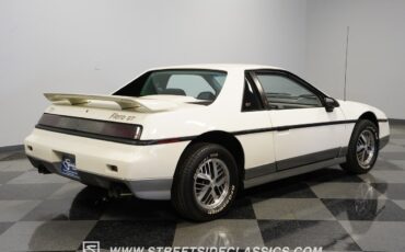 Pontiac-Fiero-1985-Coupe-12