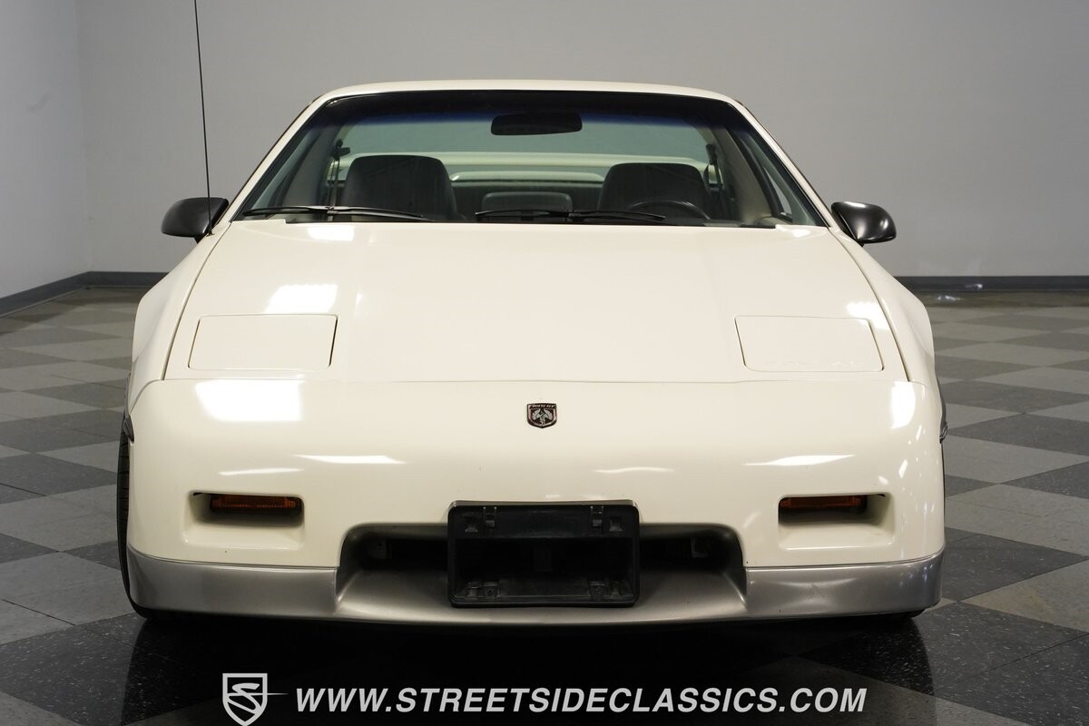 Pontiac-Fiero-1985-Coupe-17