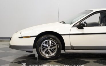 Pontiac-Fiero-1985-Coupe-23