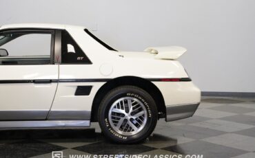 Pontiac-Fiero-1985-Coupe-24