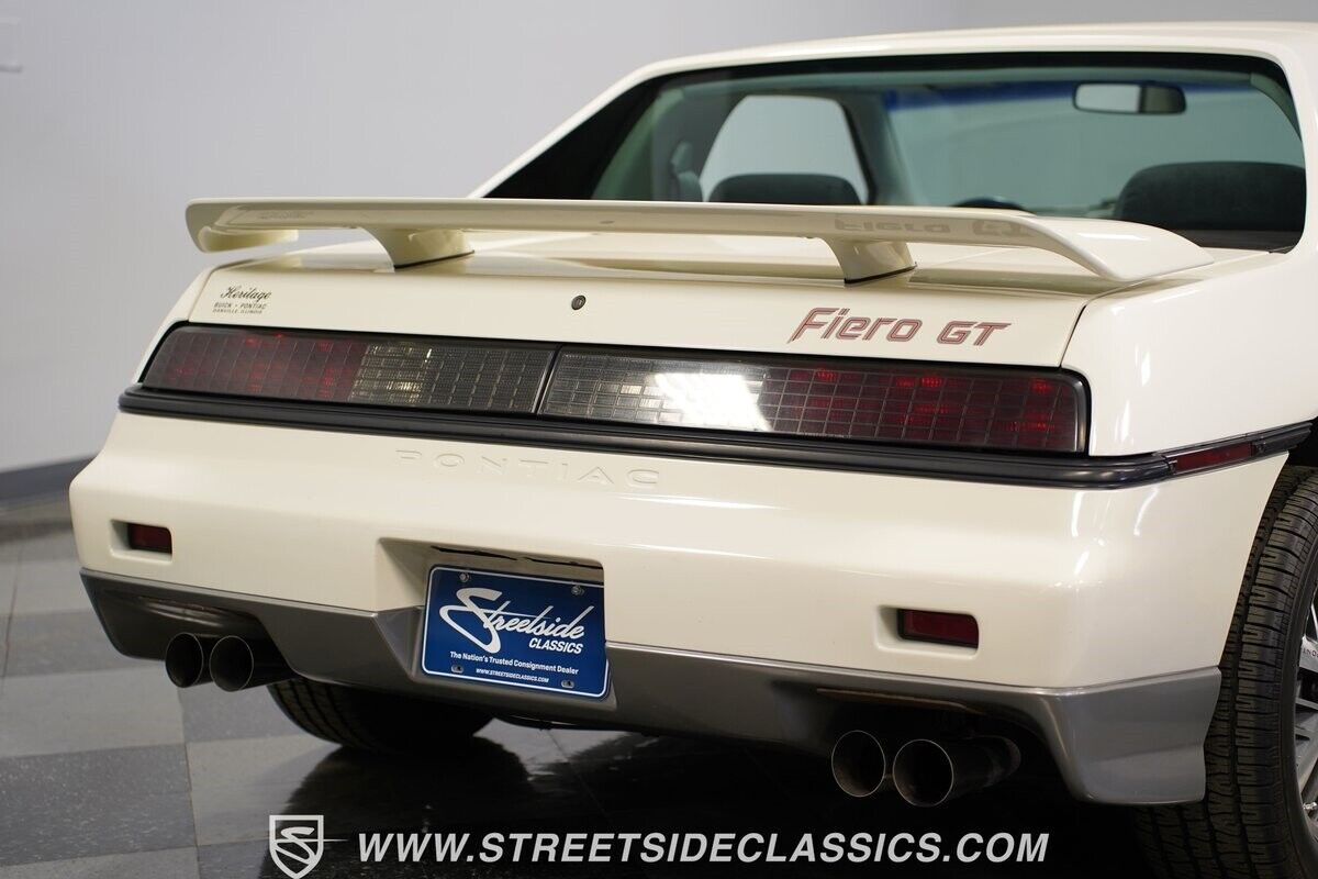 Pontiac-Fiero-1985-Coupe-26