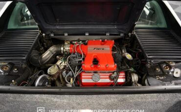 Pontiac-Fiero-1985-Coupe-3