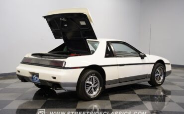Pontiac-Fiero-1985-Coupe-31