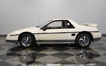 Pontiac-Fiero-1985-Coupe-7