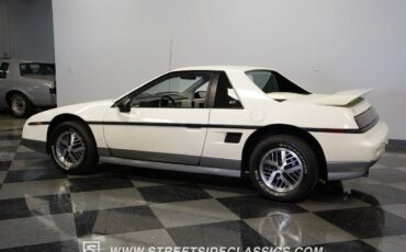 Pontiac-Fiero-1985-Coupe-8