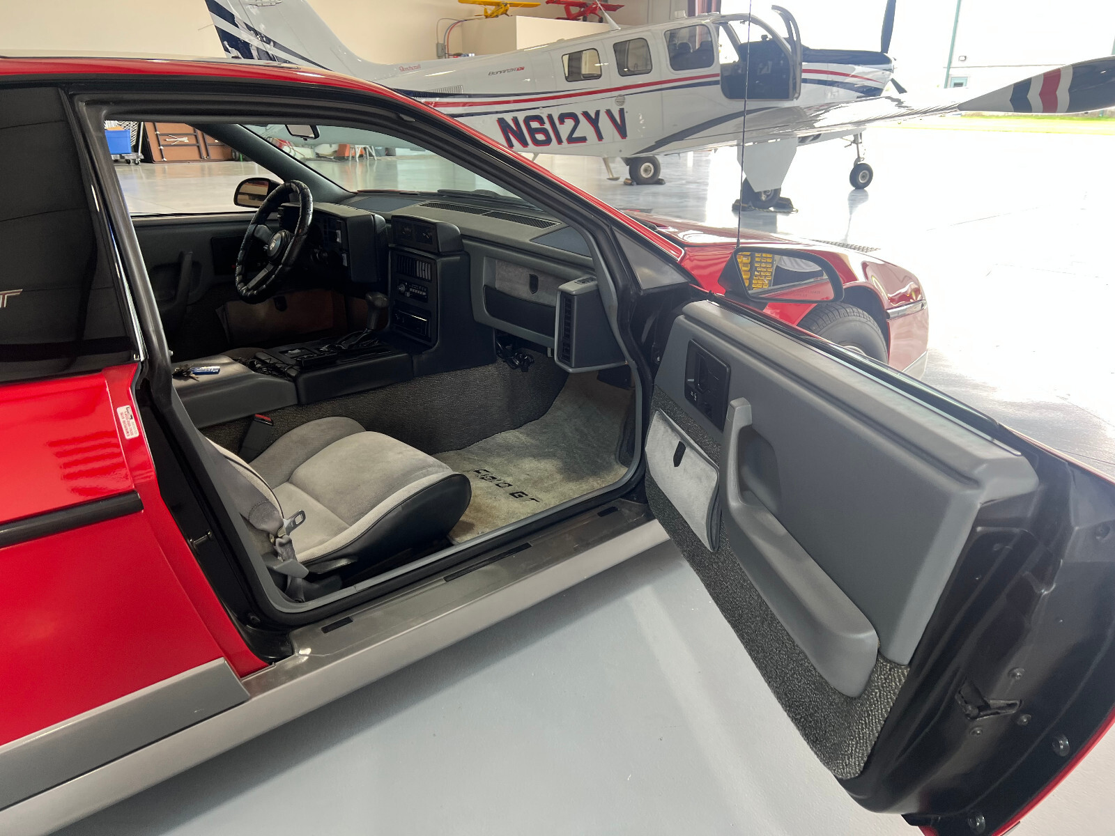 Pontiac-Fiero-1986-Coupe-10