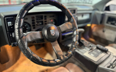 Pontiac-Fiero-1986-Coupe-12