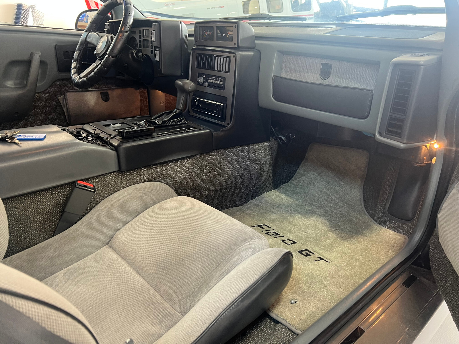 Pontiac-Fiero-1986-Coupe-19