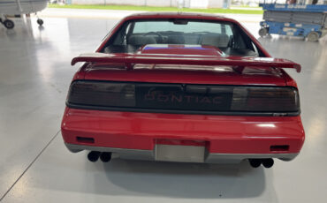 Pontiac-Fiero-1986-Coupe-3