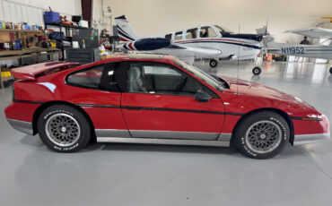 Pontiac-Fiero-1986-Coupe-5