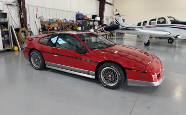 Pontiac-Fiero-1986-Coupe-6