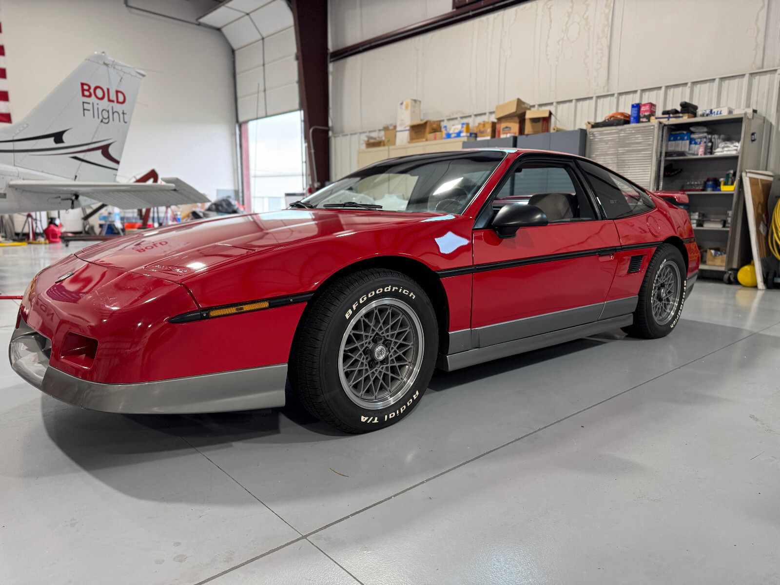 Pontiac-Fiero-1986-Coupe-7