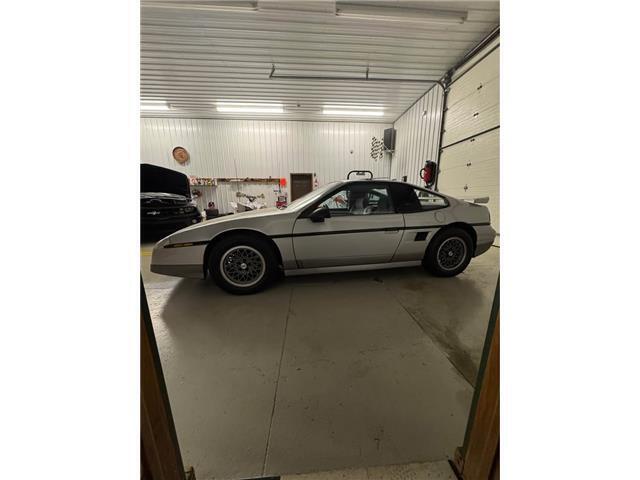 Pontiac-Fiero-1987-COUPE-1