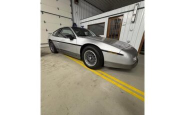 Pontiac-Fiero-1987-COUPE-5