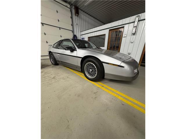 Pontiac-Fiero-1987-COUPE-5