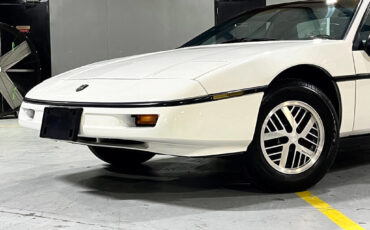 Pontiac-Fiero-1987-Coupe-1