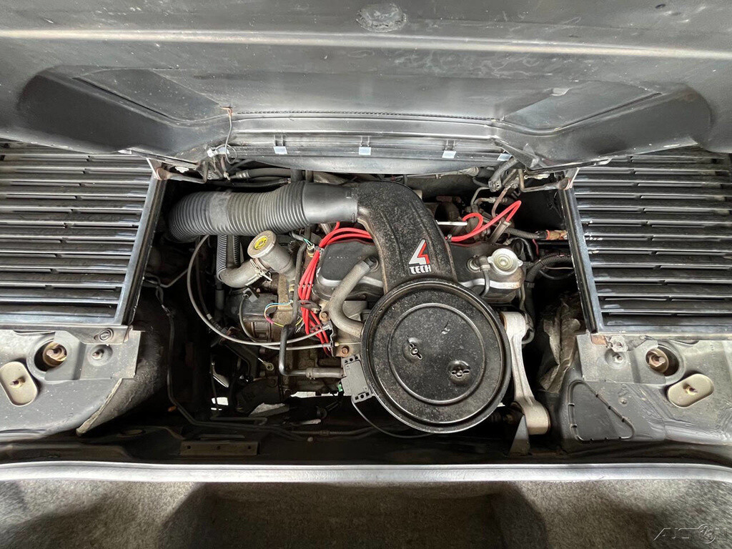 Pontiac-Fiero-1987-Coupe-10