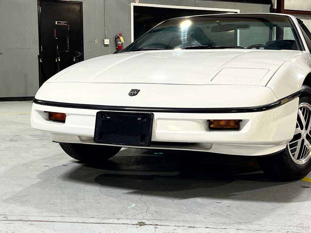 Pontiac-Fiero-1987-Coupe-2