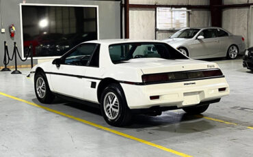 Pontiac-Fiero-1987-Coupe-20