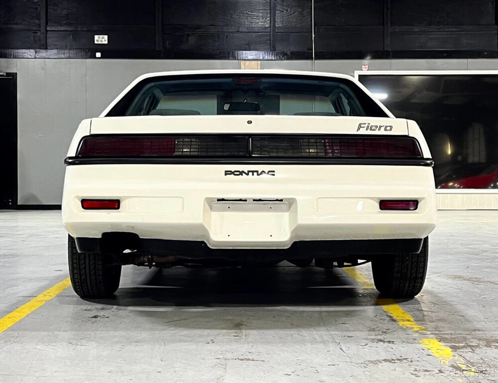 Pontiac-Fiero-1987-Coupe-22