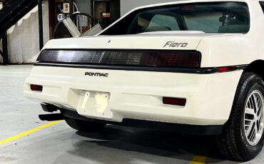 Pontiac-Fiero-1987-Coupe-5