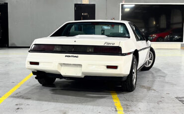 Pontiac-Fiero-1987-Coupe-6