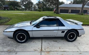 Pontiac-Fiero-1988-Coupe-1