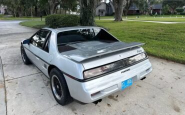 Pontiac-Fiero-1988-Coupe-2