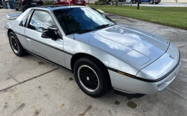 Pontiac-Fiero-1988-Coupe-4
