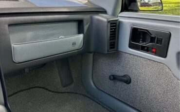 Pontiac-Fiero-1988-Coupe-9