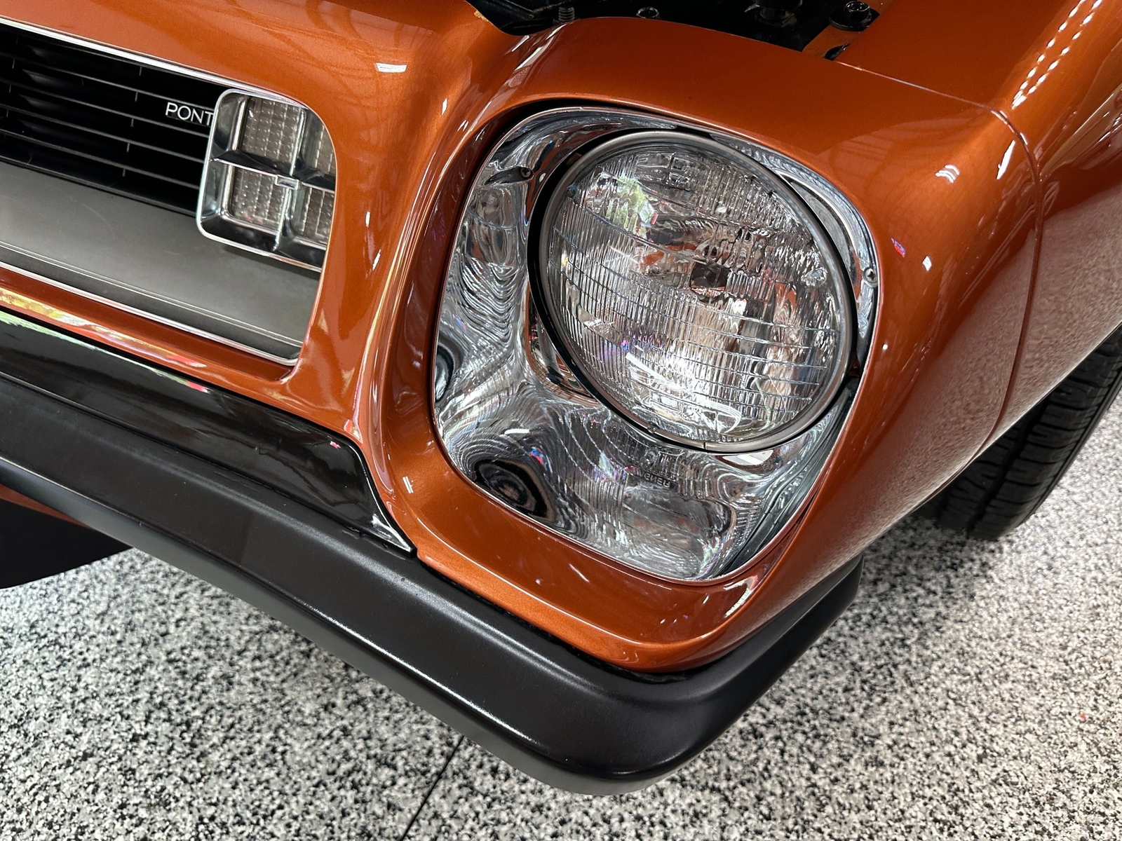 Pontiac-Firebird-1975-Coupe-30