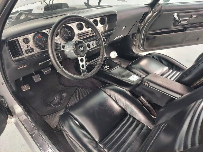 Pontiac-Firebird-1976-Coupe-4