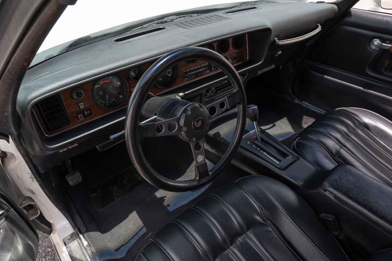 Pontiac-Firebird-1977-Coupe-11