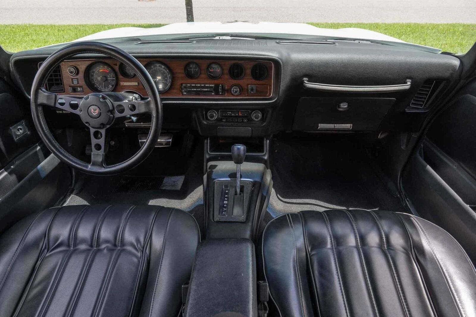 Pontiac-Firebird-1977-Coupe-12