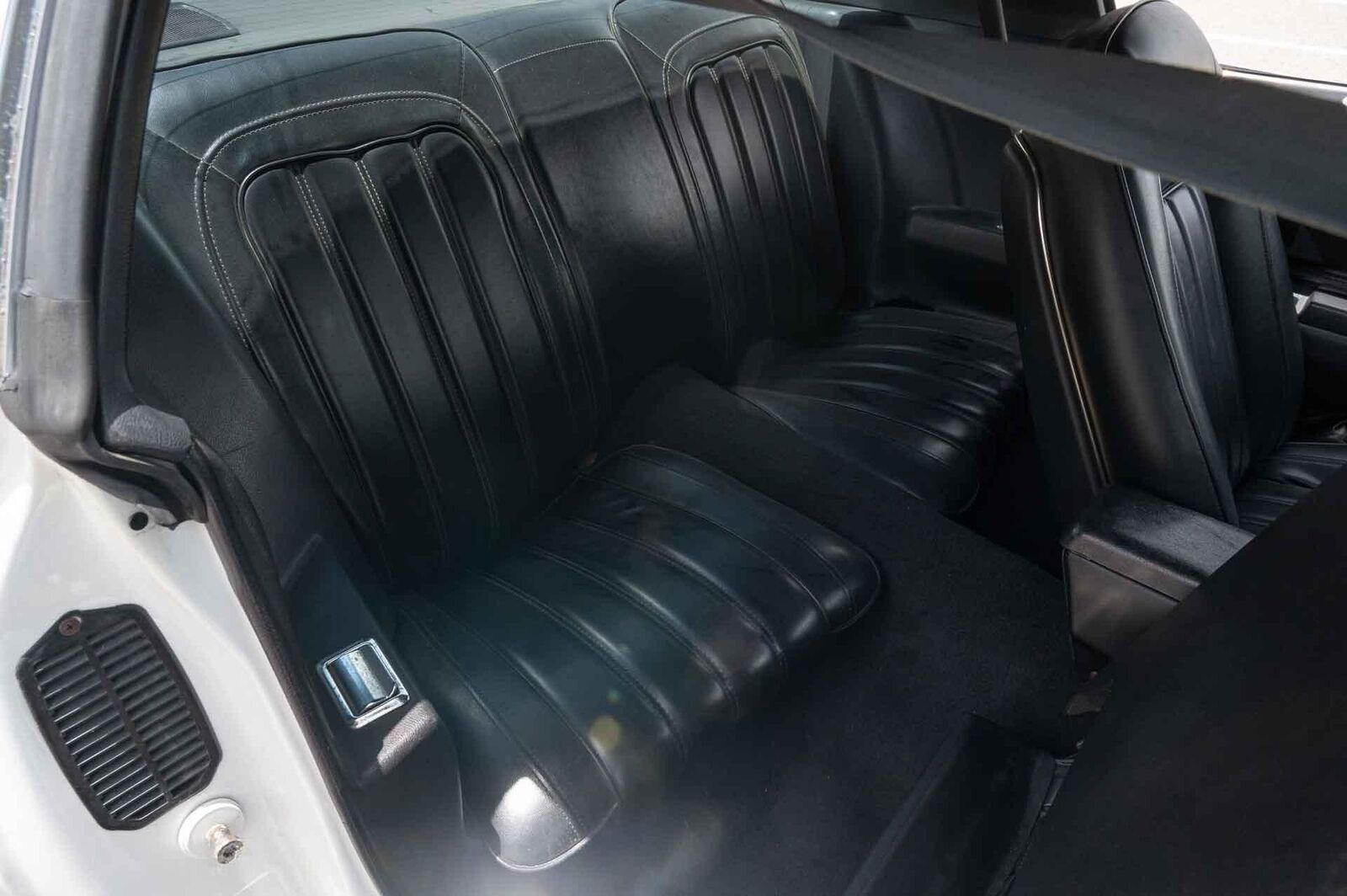 Pontiac-Firebird-1977-Coupe-14