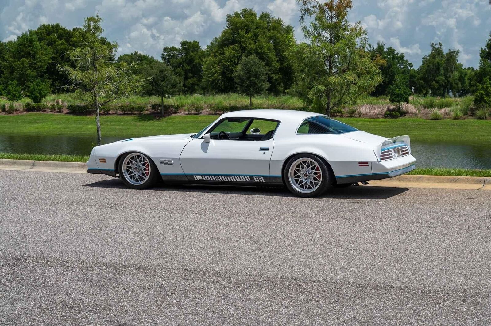 Pontiac-Firebird-1977-Coupe-18