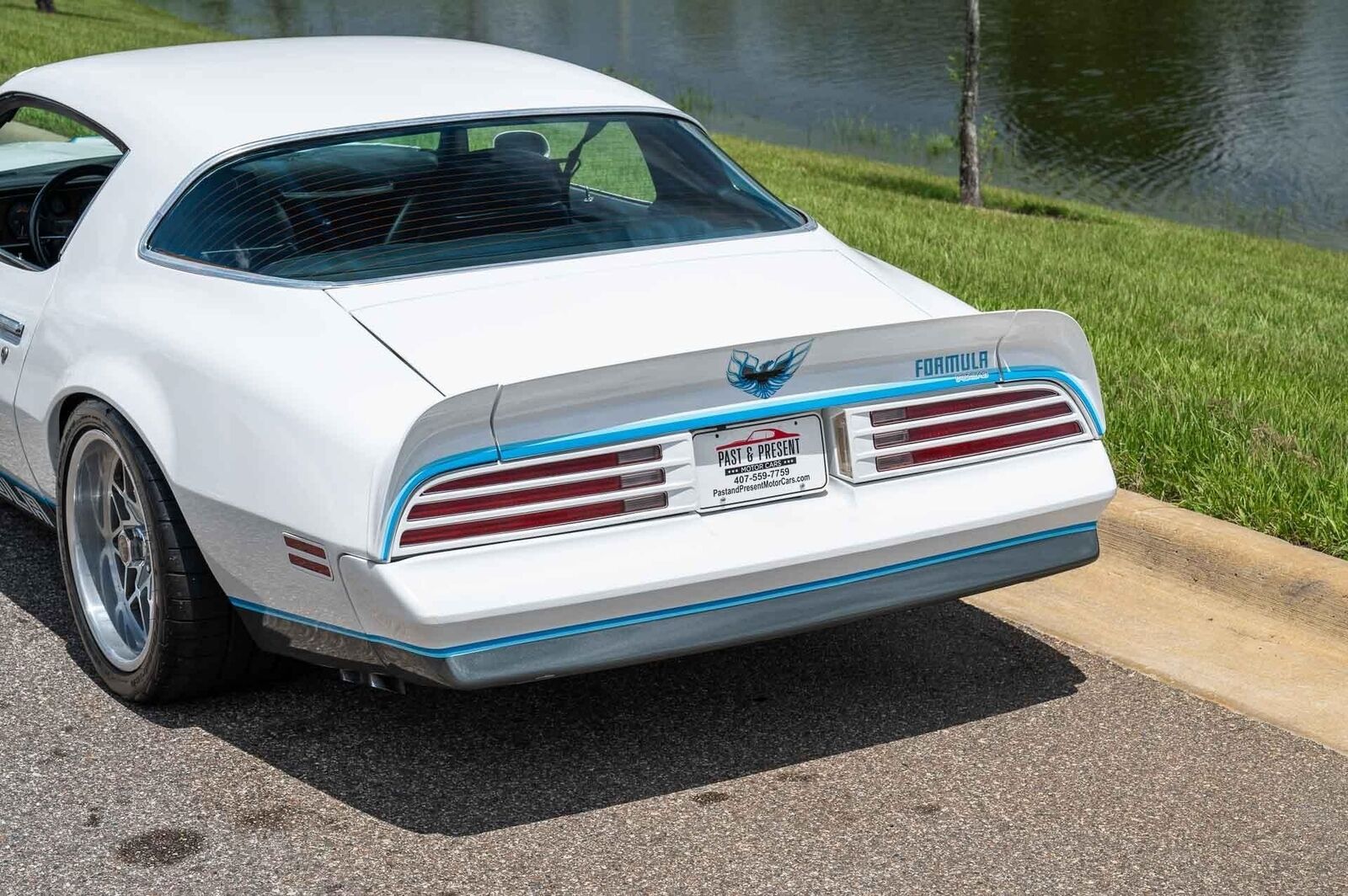 Pontiac-Firebird-1977-Coupe-20