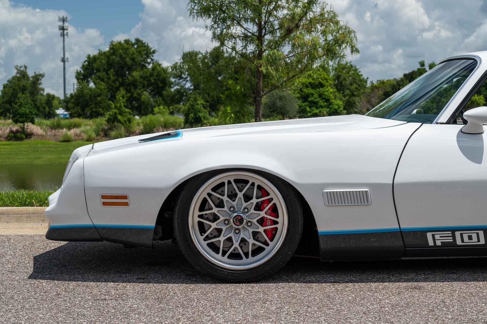 Pontiac-Firebird-1977-Coupe-24