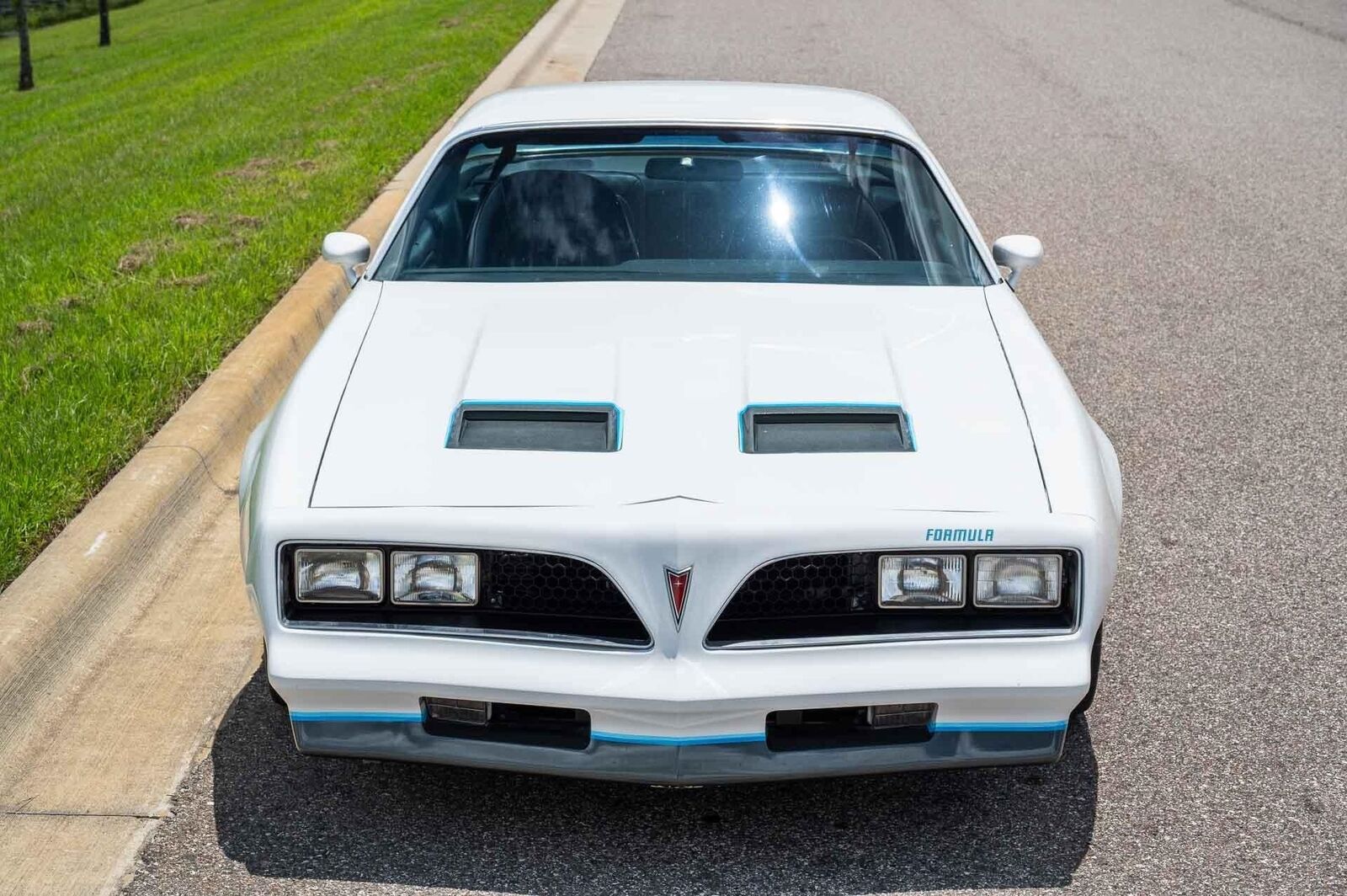 Pontiac-Firebird-1977-Coupe-27