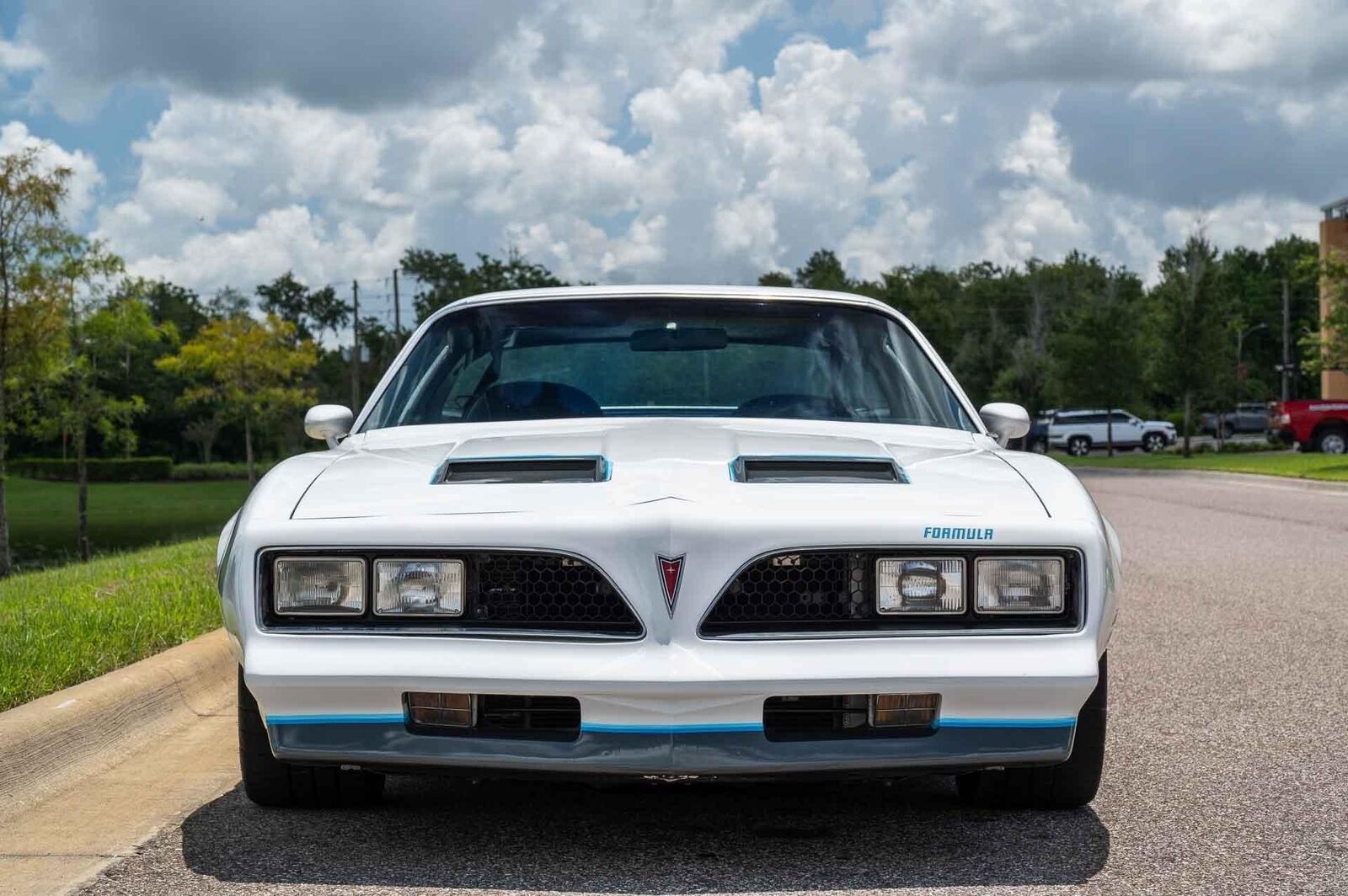 Pontiac-Firebird-1977-Coupe-28