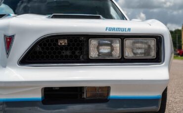 Pontiac-Firebird-1977-Coupe-31