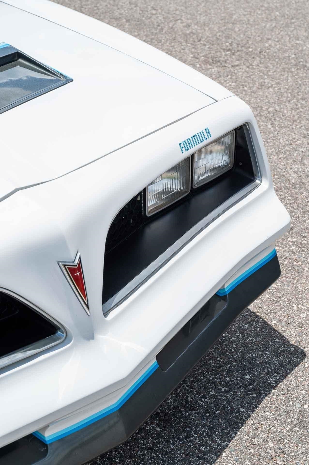 Pontiac-Firebird-1977-Coupe-32