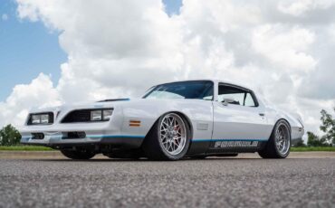 Pontiac-Firebird-1977-Coupe-39